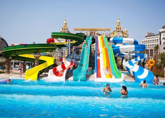Parque aquático anti-ultravioleta Slide 6M de altura para uso comercial