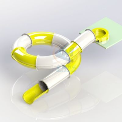 Buen precio Tobogán en espiral de parque acuático de fibra de vidrio con superficie brillante y plataforma baja en línea