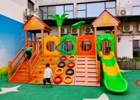 Bon prix Glissière de jardin d'enfants en plein air avec matériau en bois plastique 7,5x6m en ligne
