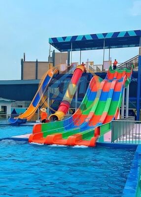 Buen precio Resbaladilla de piscina personalizable de fibra de vidrio disponible en varios tamaños en línea