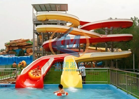 İyi bir fiyat. 9 metre yükseklikte Spiral cam lif malzemesi Su havuzu kaydırma çevrimiçi